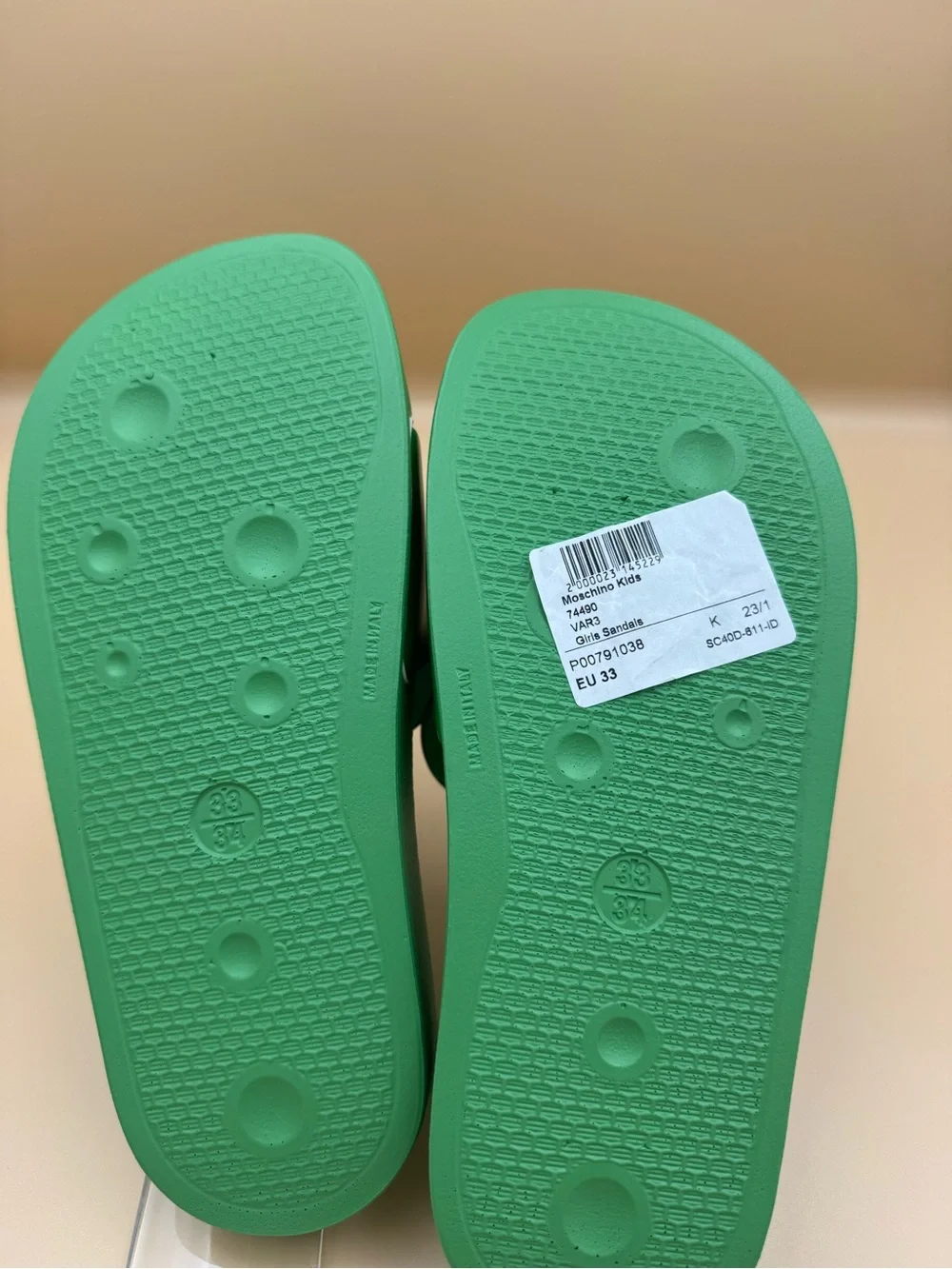 Moschino Kids Teddy Appliqué Slides Green Size: EU 33 / US Youth 2